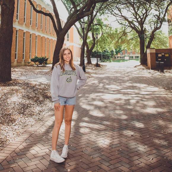 Meet your Posher, Natalie - Picture 1 of 1